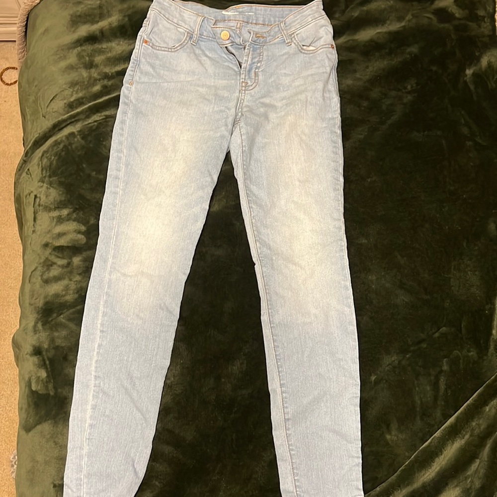 old navy light wash super skinny jeans
